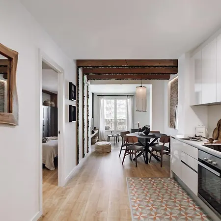 Apartment Lescun - 2 Bedrooms In Eixample Esquerra