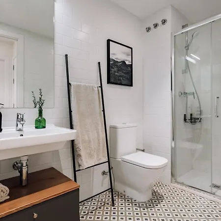 Apartment Lescun - 2 Bedrooms In Eixample Esquerra *